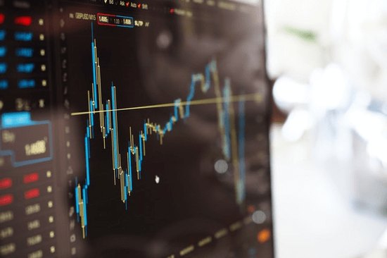 折价四成也难觅接盘方！中小银行股权拍卖频频遇冷，10月以来成交率不足一成